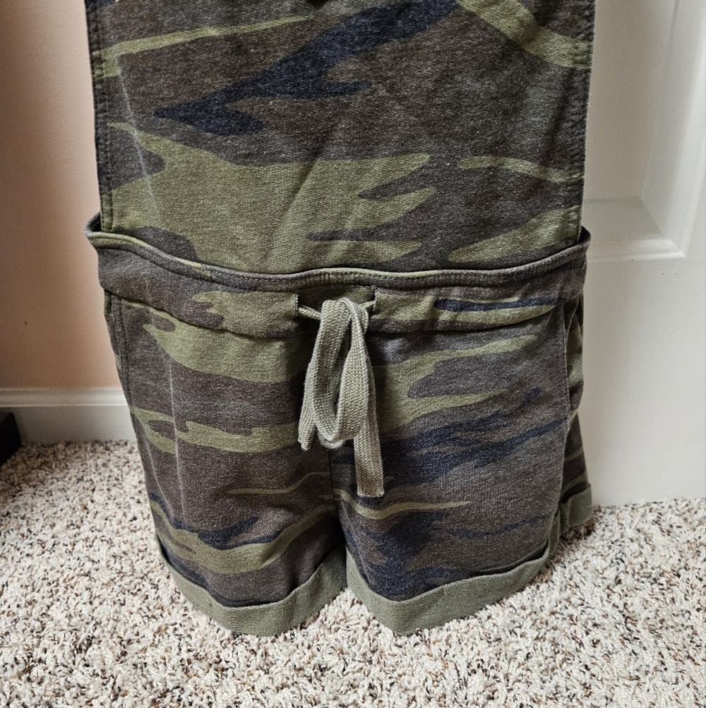 Stylish Camouflage Overalls with Front Pocket - Picture 5 of 13